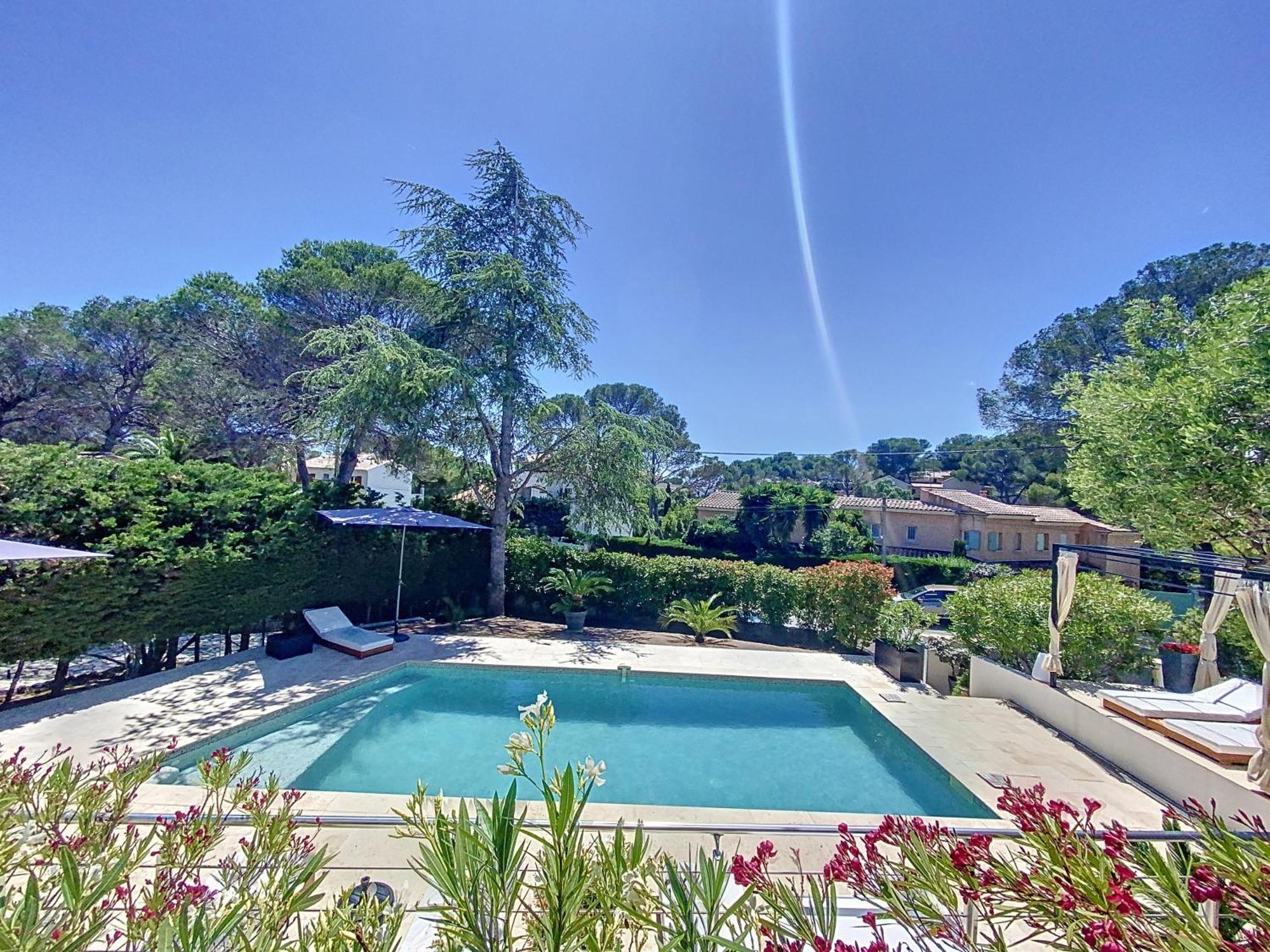 "Les Alizes" Cote Jardin Proche Bord De Mer Saint-Raphaël エクステリア 写真