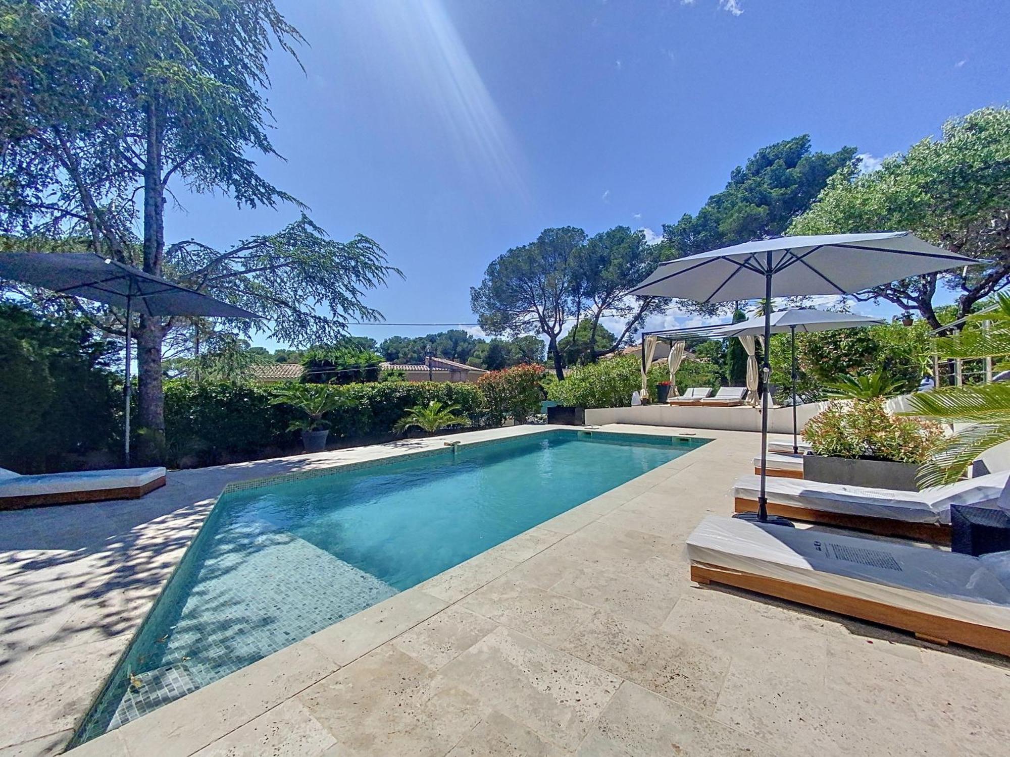 "Les Alizes" Cote Jardin Proche Bord De Mer Saint-Raphaël エクステリア 写真
