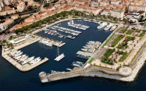 "Les Alizes" Cote Jardin Proche Bord De Mer Saint-Raphaël エクステリア 写真